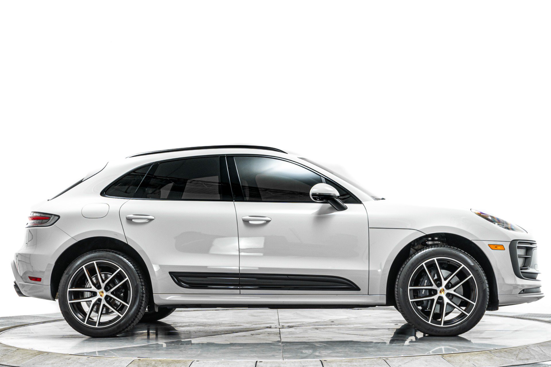 Used 2026 Porsche Macan AWD/4WD image 48