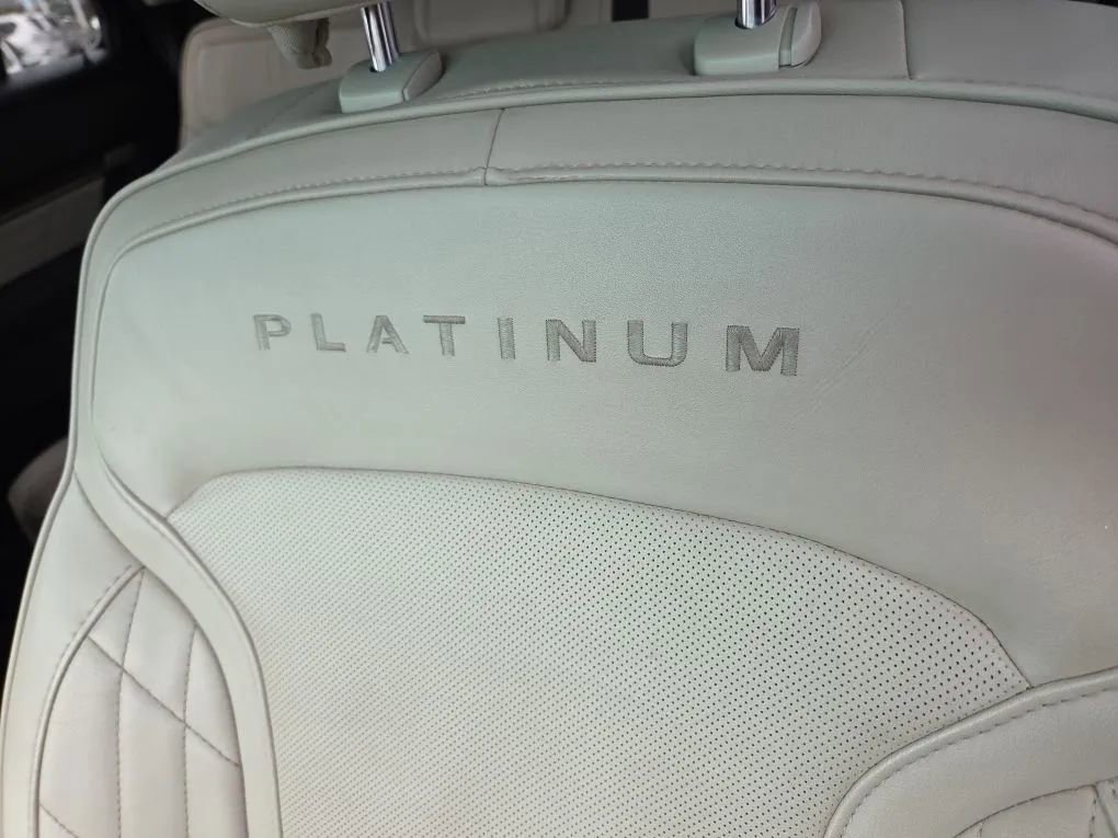 Used 2016 Ford Explorer Platinum image 18