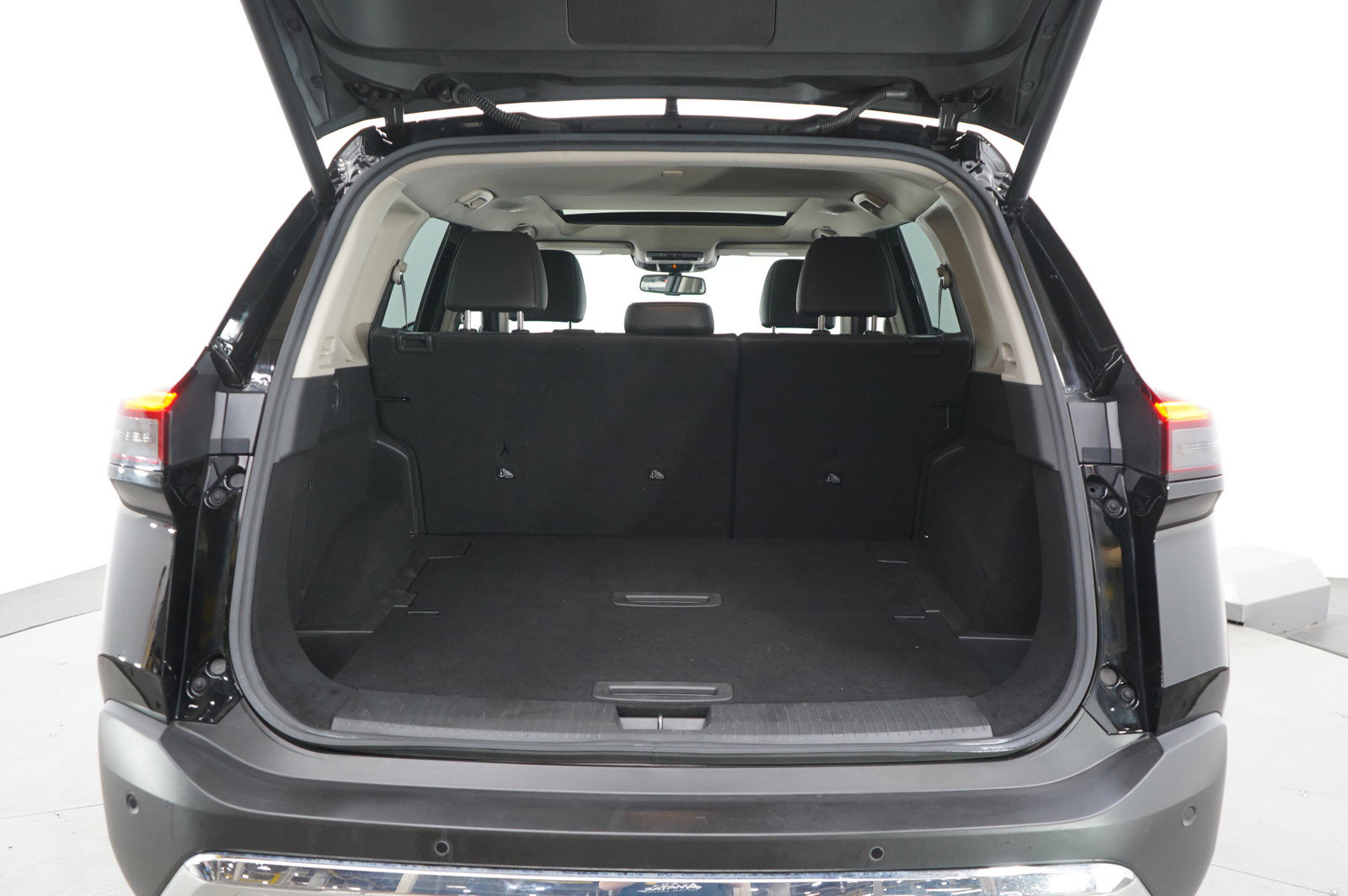 Used 2022 Nissan Rogue Platinum image 16