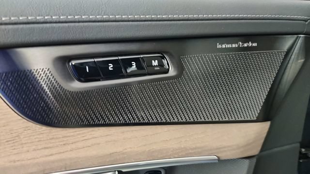New 2026 Volvo XC90 B5 Plus AWD/4WD image 11