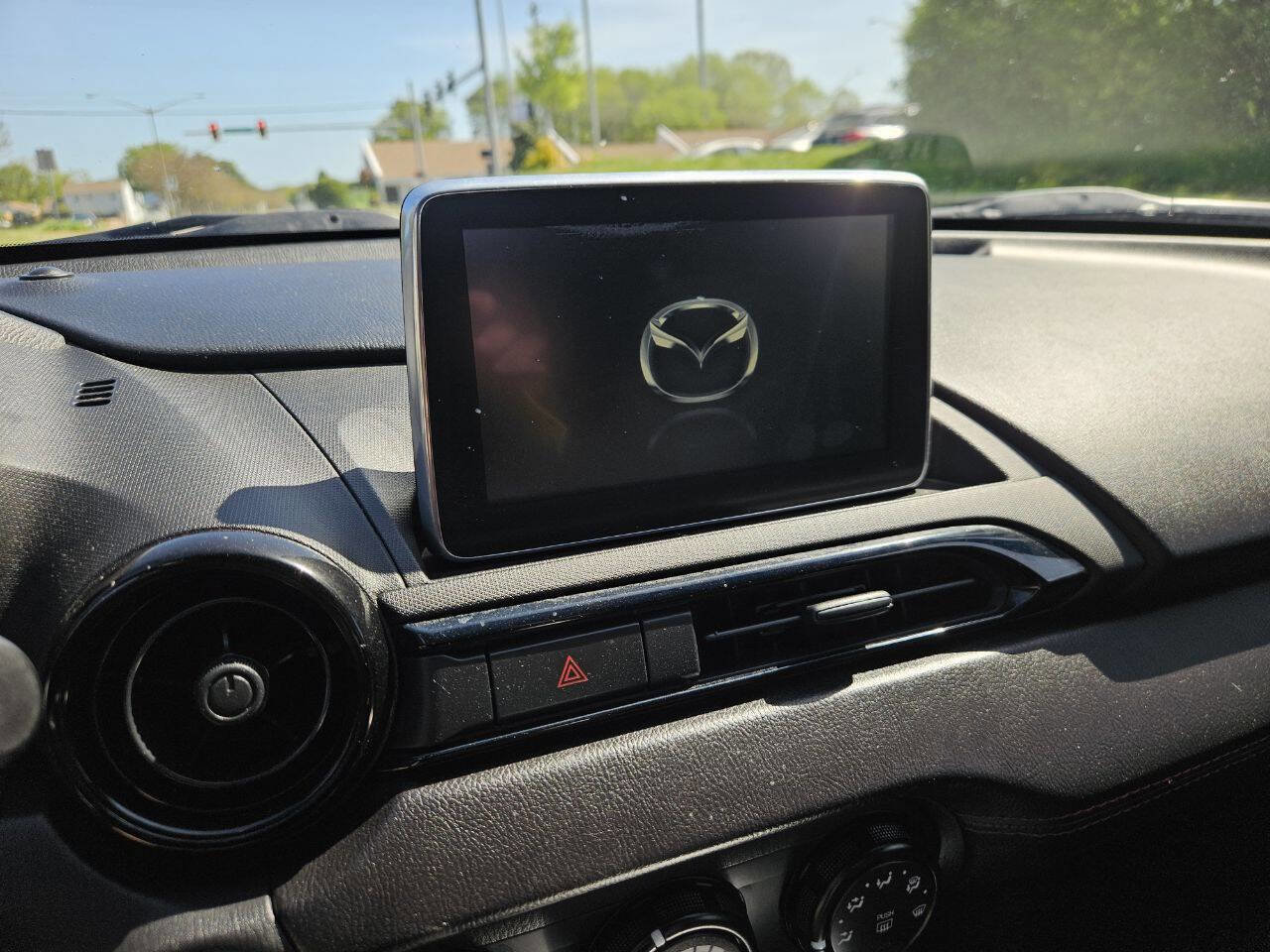 Used 2016 MAZDA MX-5 Miata Club image 17