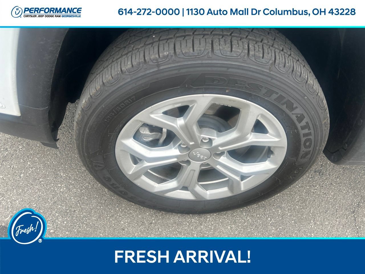 Used 2024 Jeep Compass Latitude w/ Convenience Group AWD/4WD image 10