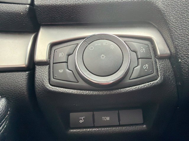 Used 2018 Ford Explorer XLT w/ Equipment Group 202A FWD image 28