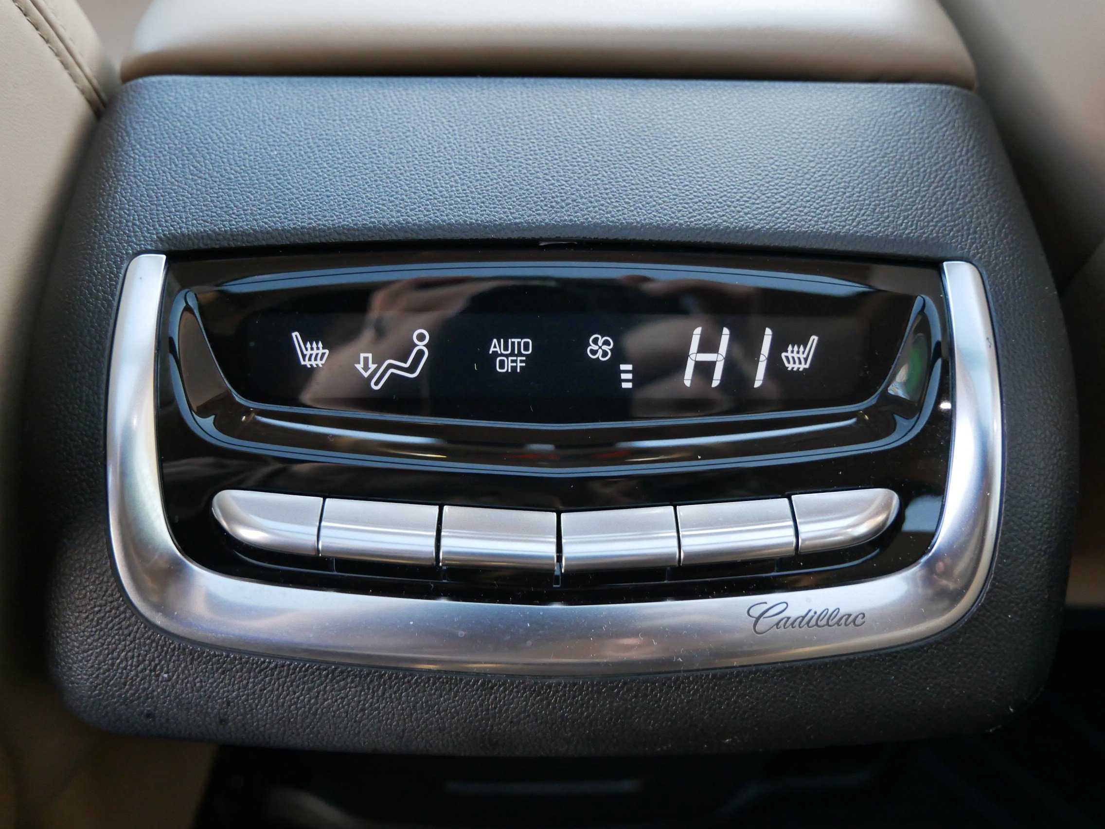 Used 2024 Cadillac XT6 Sport w/ Platinum Package image 12