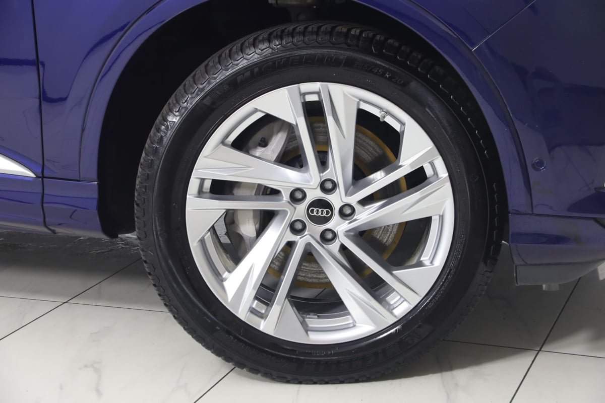 Used 2023 Audi Q7 3.0T Premium Plus w/ Premium Plus Package AWD/4WD image 18