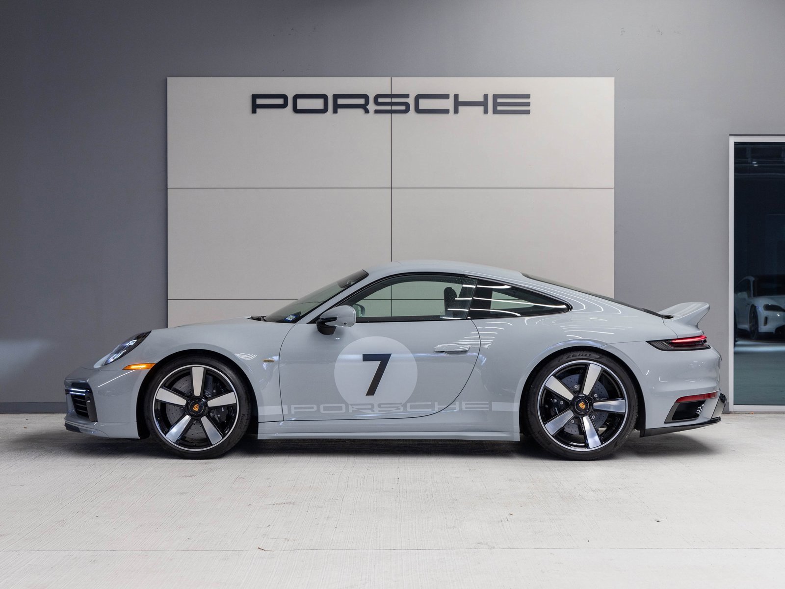 Used 2023 Porsche 911 Sport Classic image 2