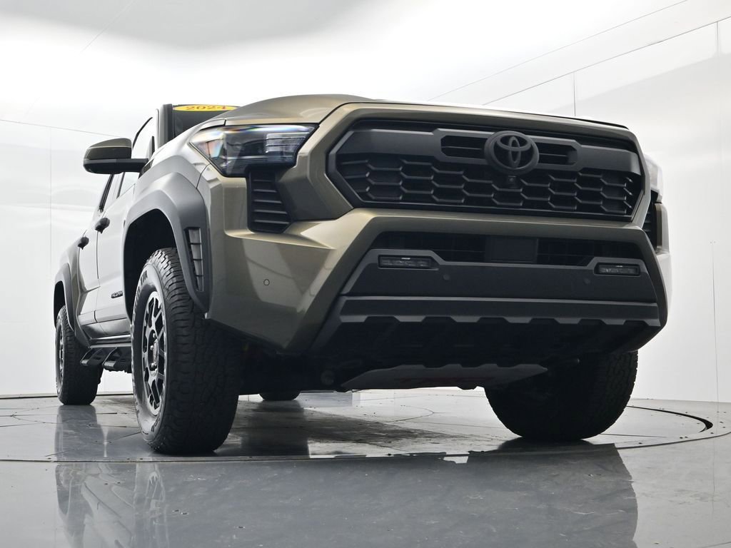 Used 2024 Toyota Tacoma TRD Off-Road w/ TRD Off Road Premium Package AWD/4WD image 48