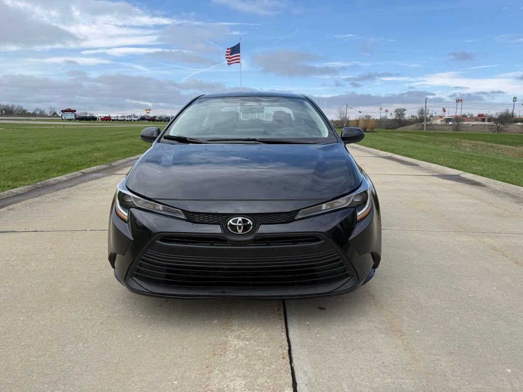 Used 2025 Toyota Corolla LE image 10