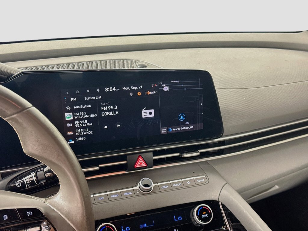 Used 2023 Hyundai Elantra SEL w/ Convenience Package FWD image 15