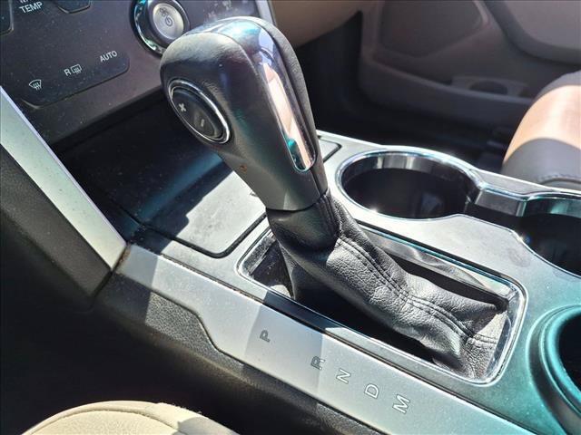 Used 2015 Ford Explorer XLT w/ Equipment Group 202B FWD image 13