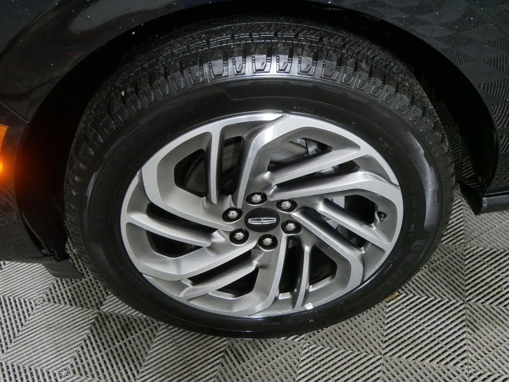 Used 2025 Lincoln Navigator Reserve image 14