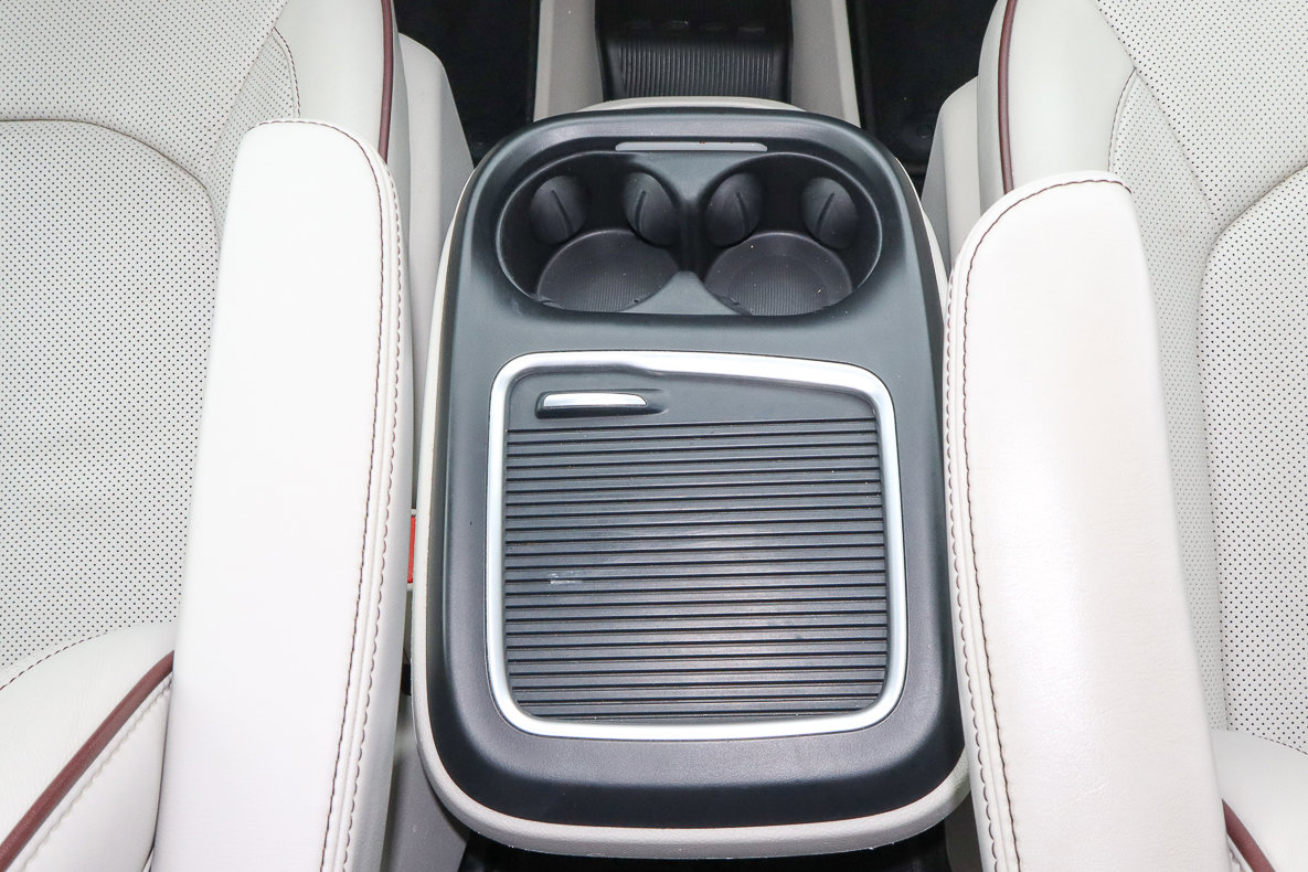 Used 2020 Chrysler Pacifica Limited image 24