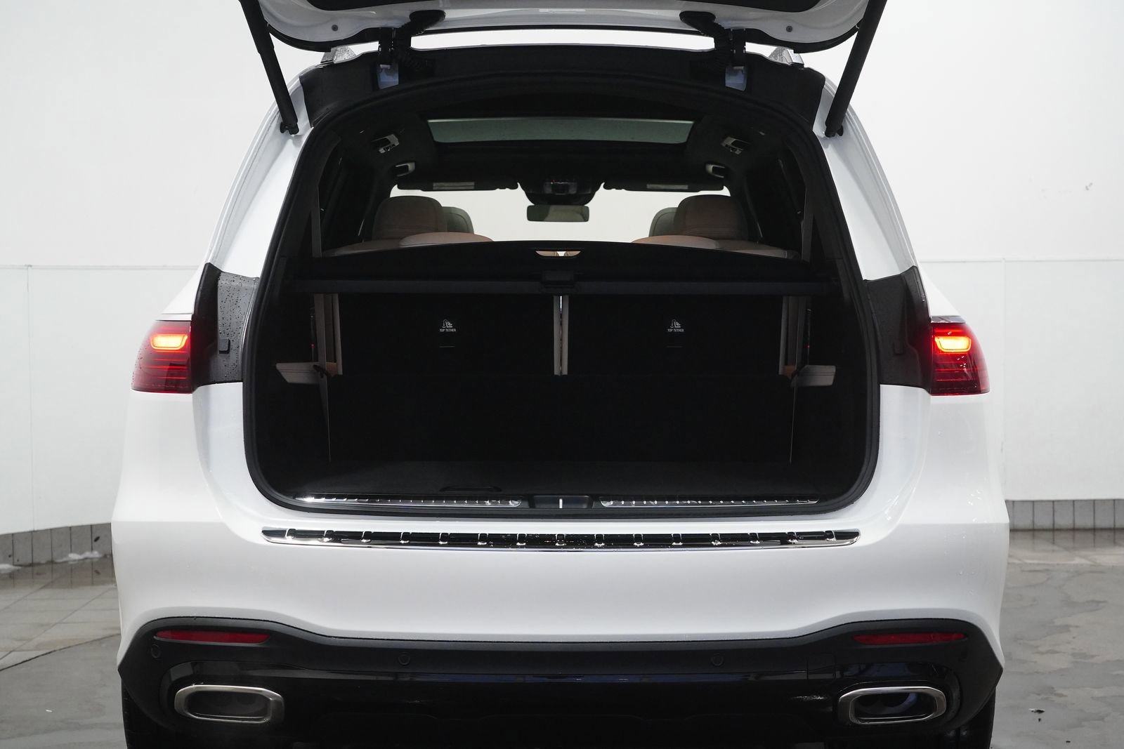 New 2026 Mercedes-Benz GLS 580 4MATIC image 35