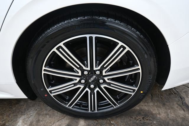 Used 2017 Lincoln Continental Reserve w/ Technology Package image 13