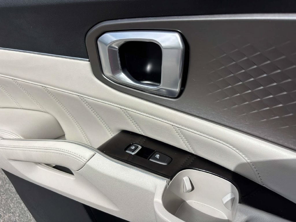 Certified 2023 Kia Sorento SX Prestige AWD/4WD image 13