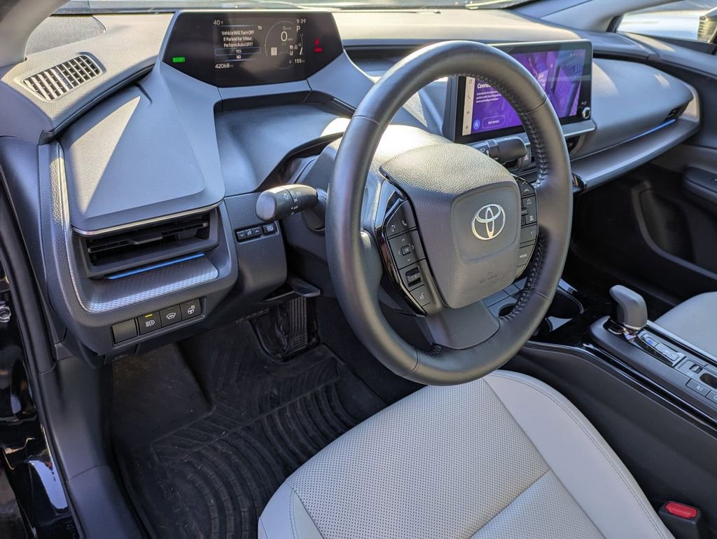 Used 2023 Toyota Prius XLE image 9