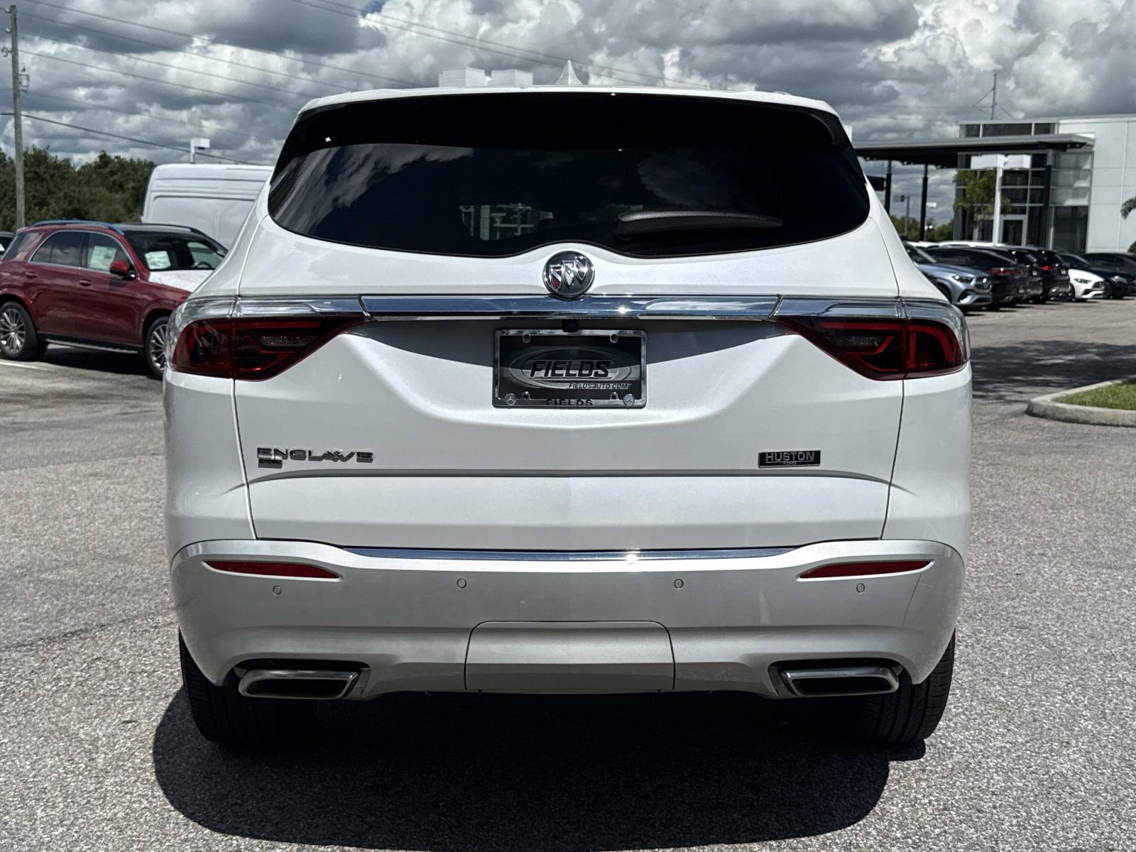 Used 2023 Buick Enclave Essence AWD/4WD image 4