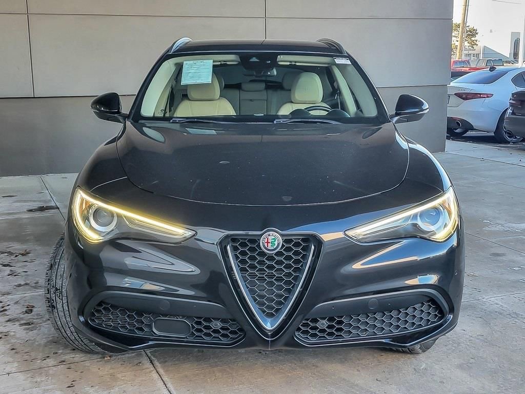 Used 2019 Alfa Romeo Stelvio Ti Lusso w/ Quick Order Package 22X Lusso image 4