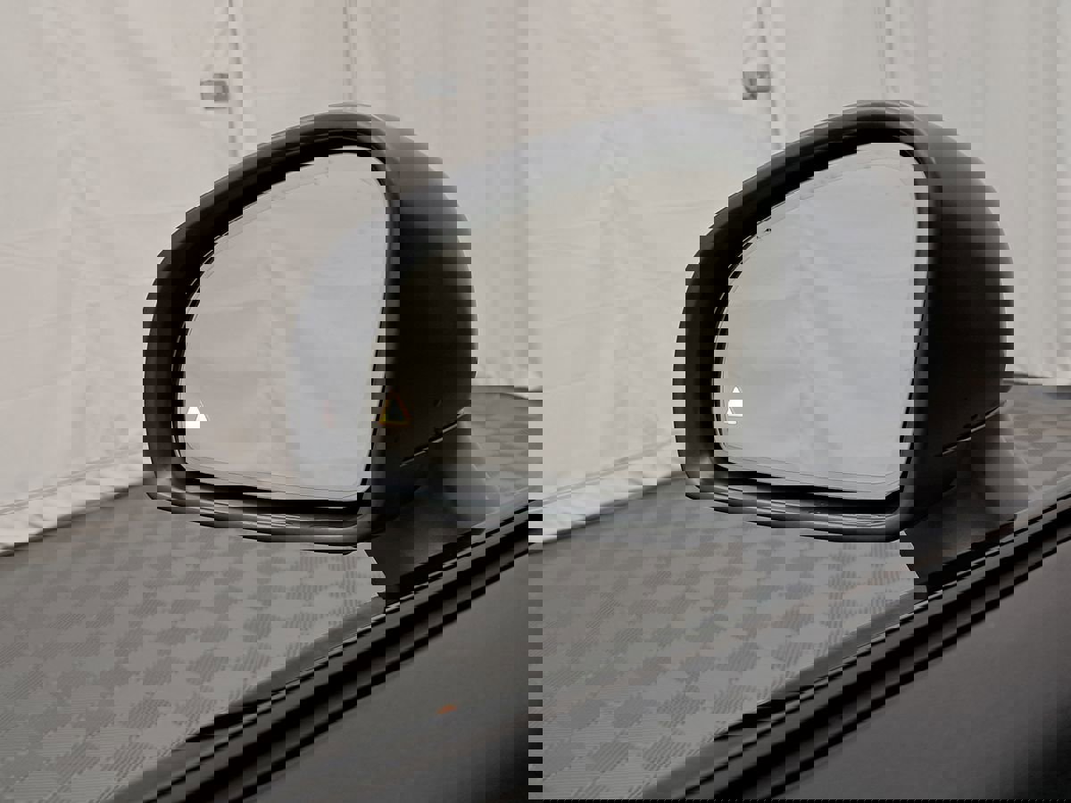 Used 2016 Mercedes-Benz SL 550 image 28