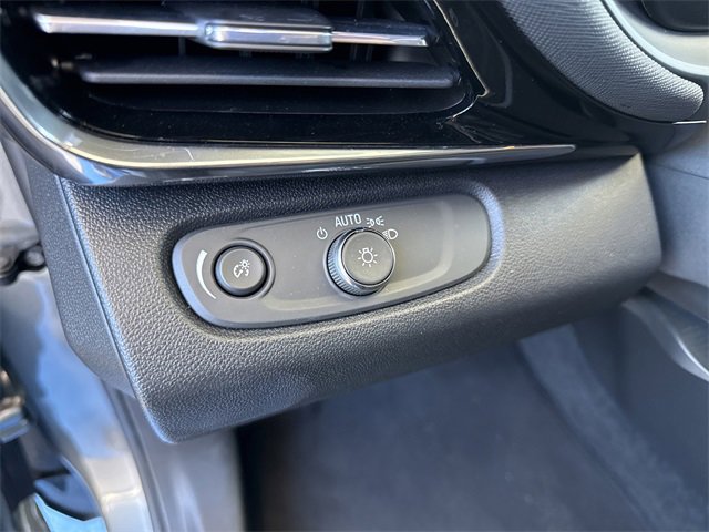 Used 2025 Buick Envista Sport Touring image 19