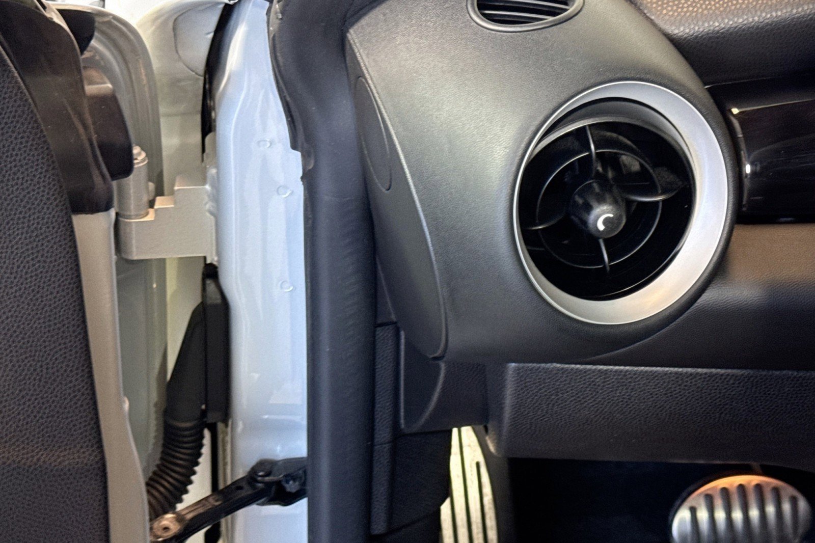 Used 2011 MINI Cooper S image 10