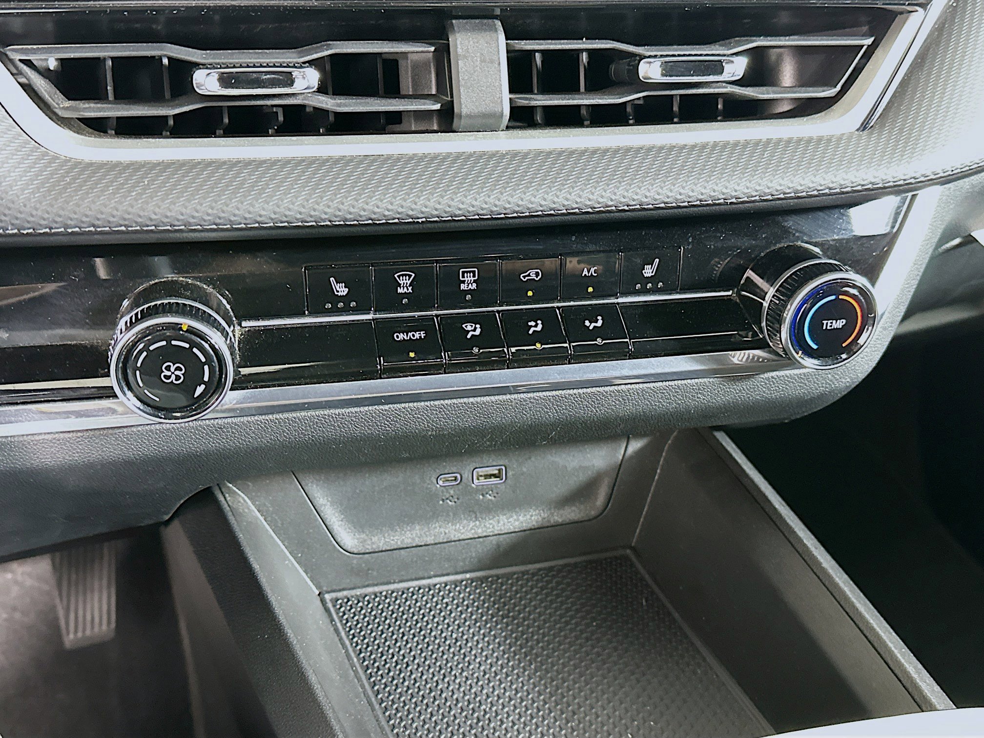 Used 2025 Chevrolet Equinox LT image 24