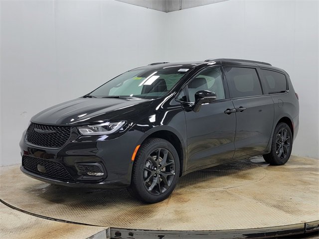 New 2026 Chrysler Pacifica Limited w/ S Appearance Package image 9