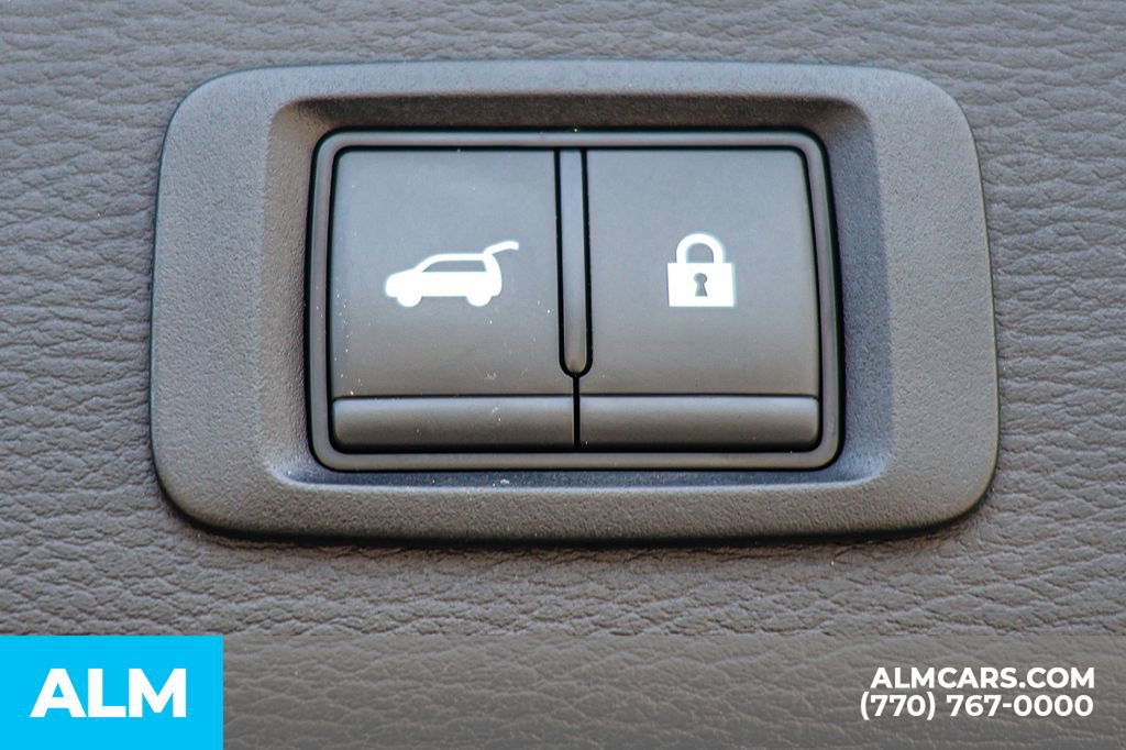 Used 2025 Mitsubishi Outlander SE image 27