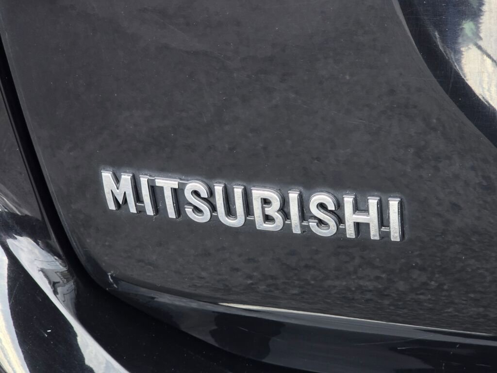 Used 2018 Mitsubishi Outlander ES image 14