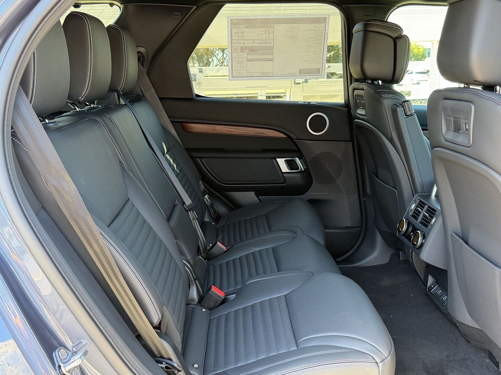 New 2026 Land Rover Discovery Dynamic SE AWD/4WD image 31