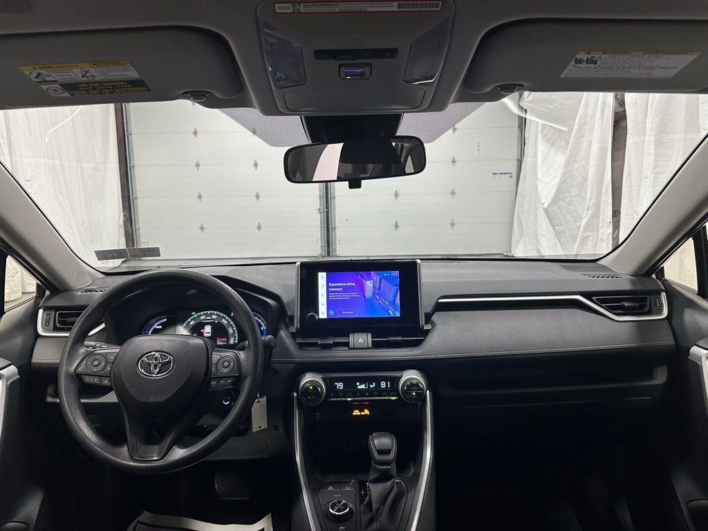 Used 2025 Toyota RAV4 LE image 40