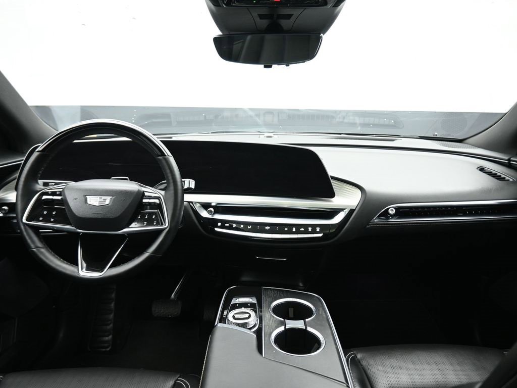 Used 2023 Cadillac Lyriq 2WD image 46
