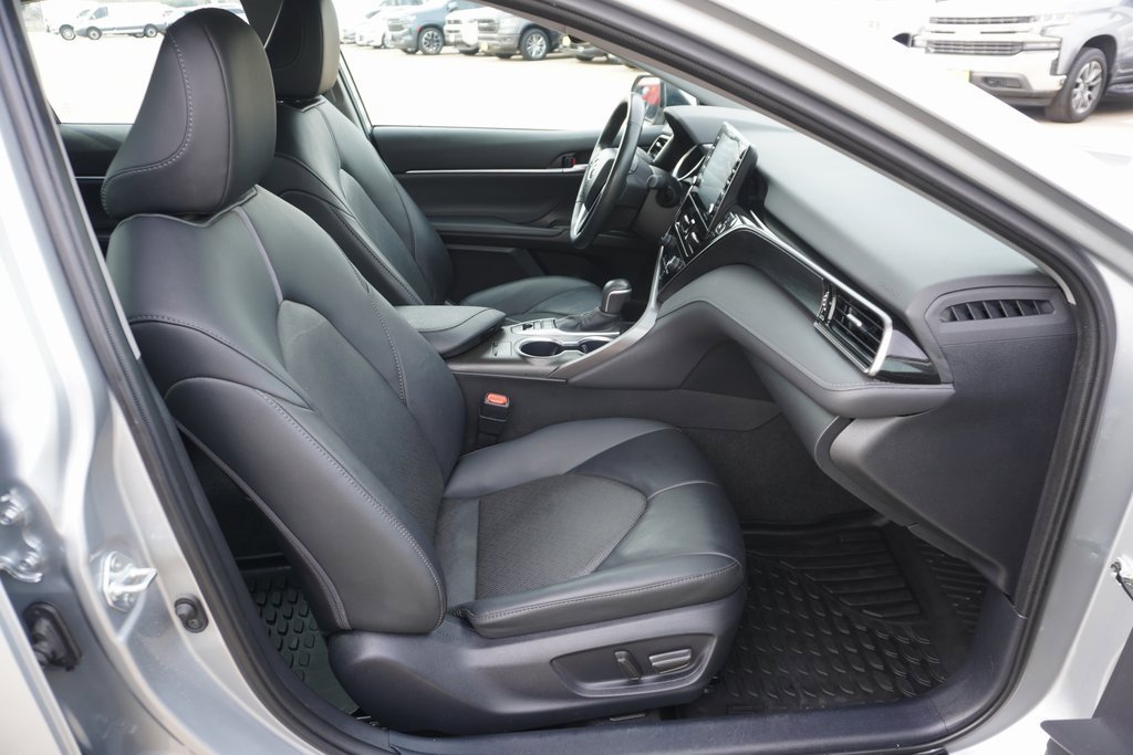 Used 2024 Toyota Camry XLE w/ Cold Weather Package image 21