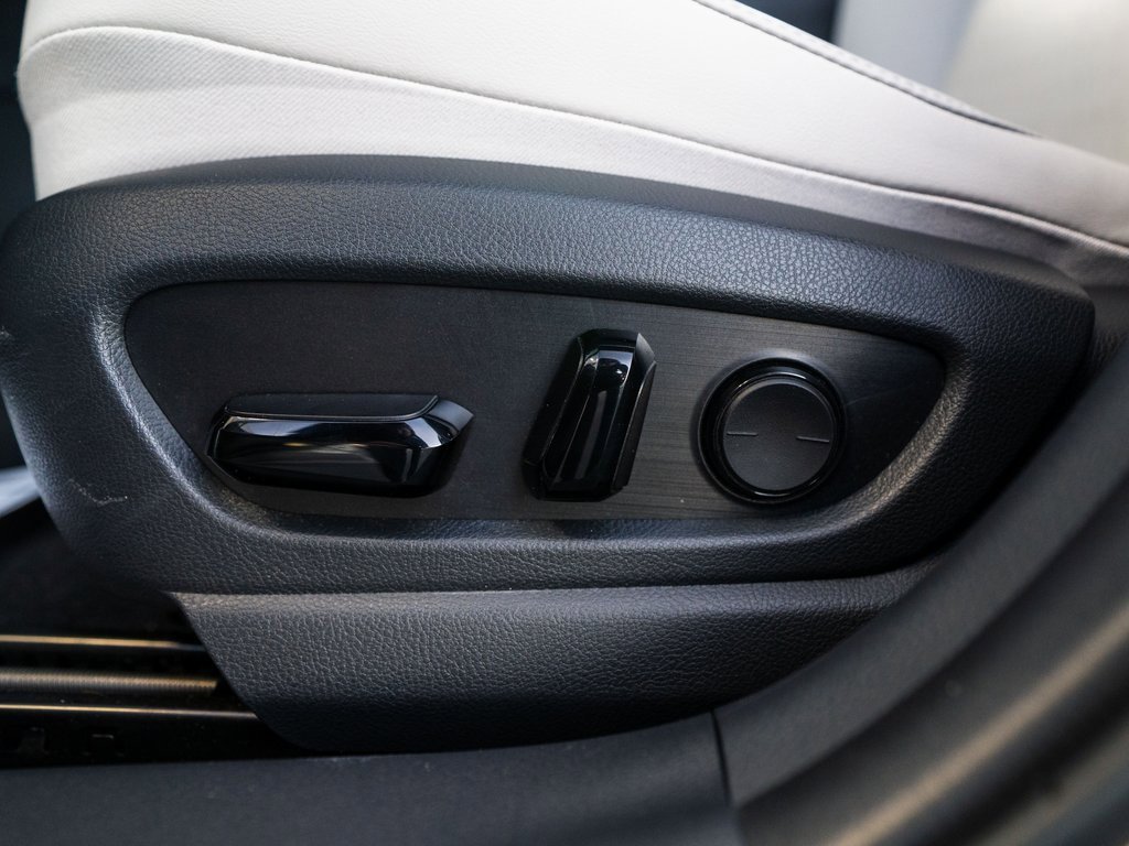 Used 2021 Lexus UX 250h w/ Accessory Package (Z1) image 15