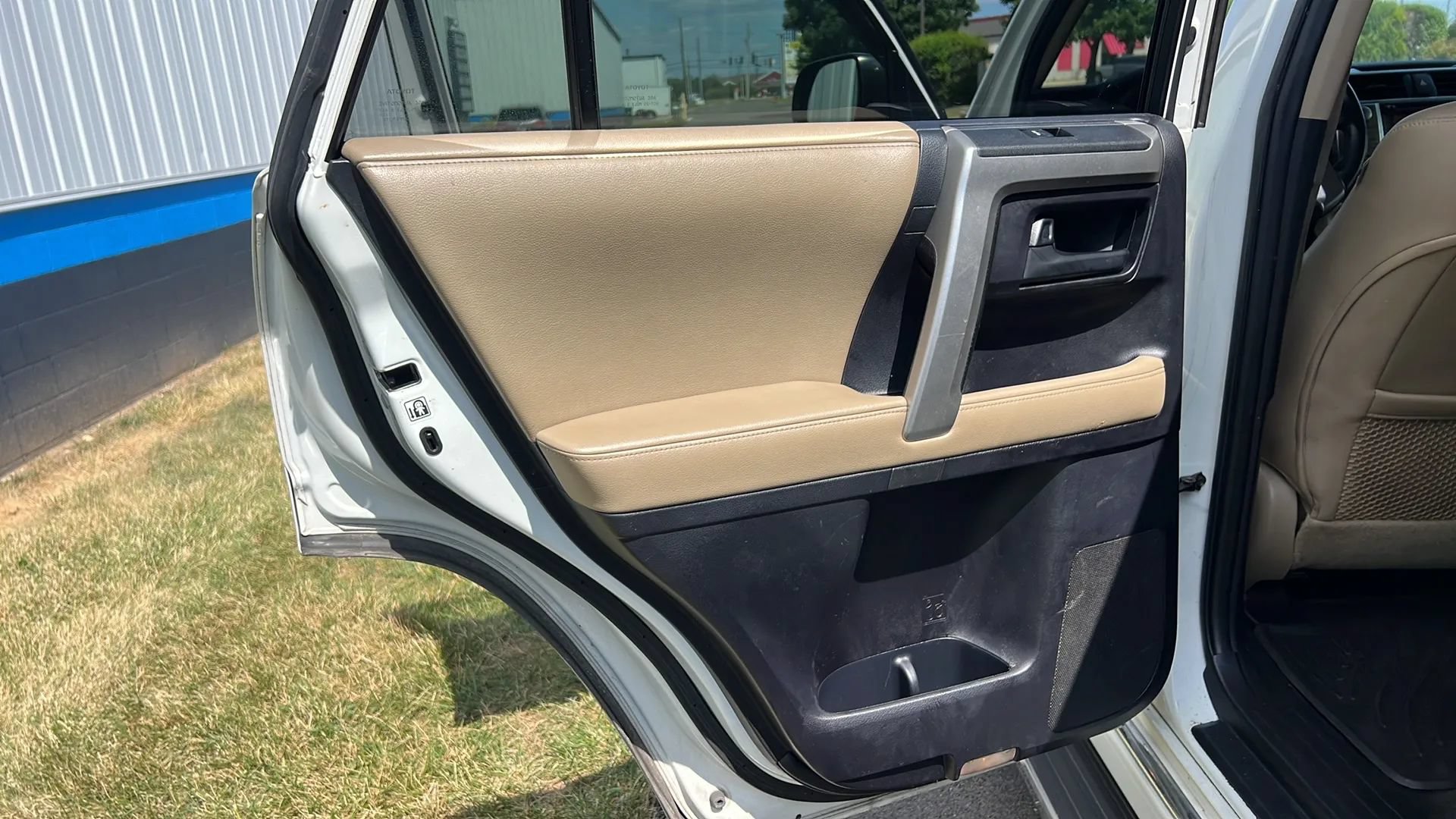 Used 2013 Toyota 4Runner Limited AWD/4WD image 13