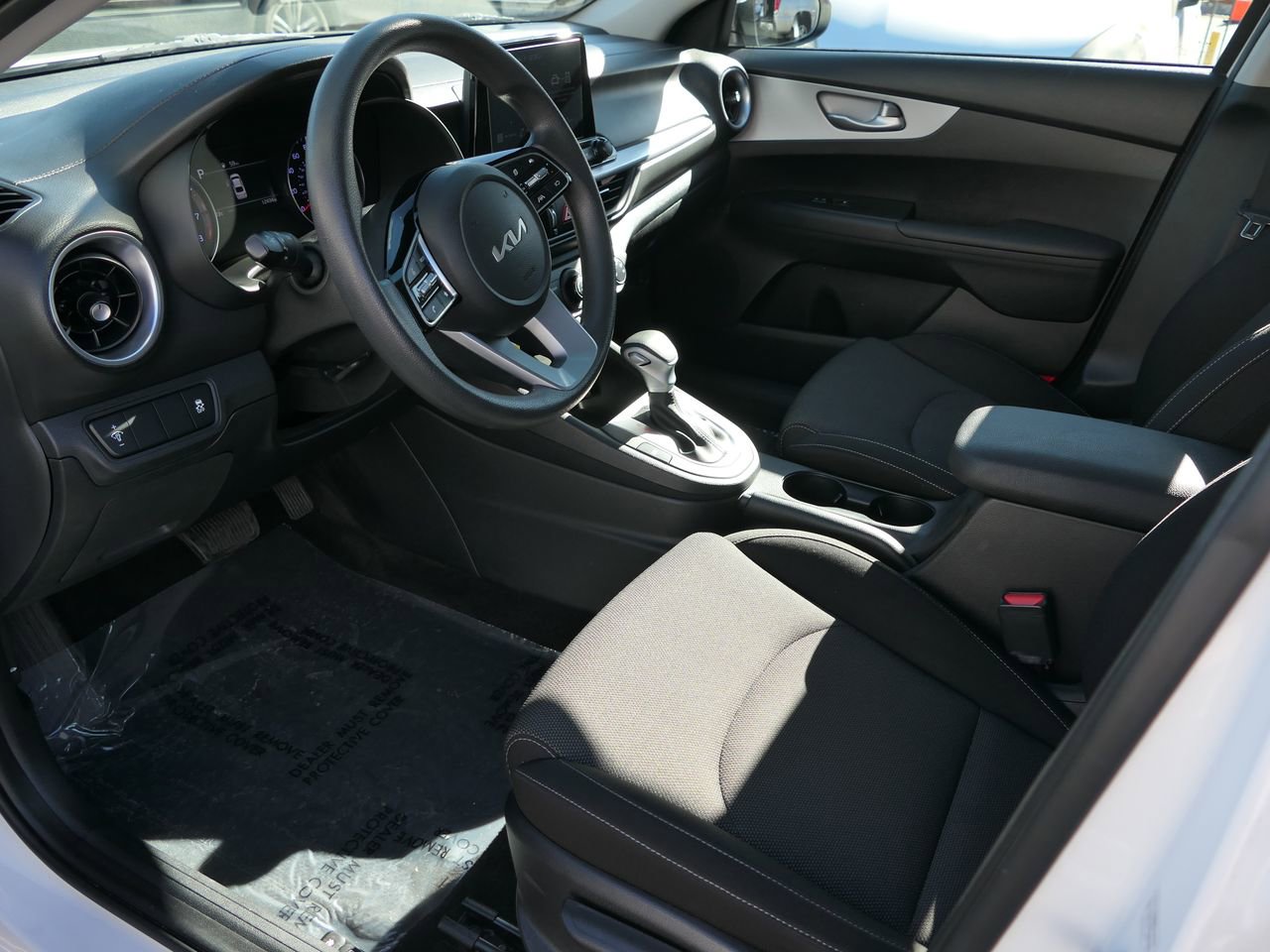 Used 2023 Kia Forte LXS image 11