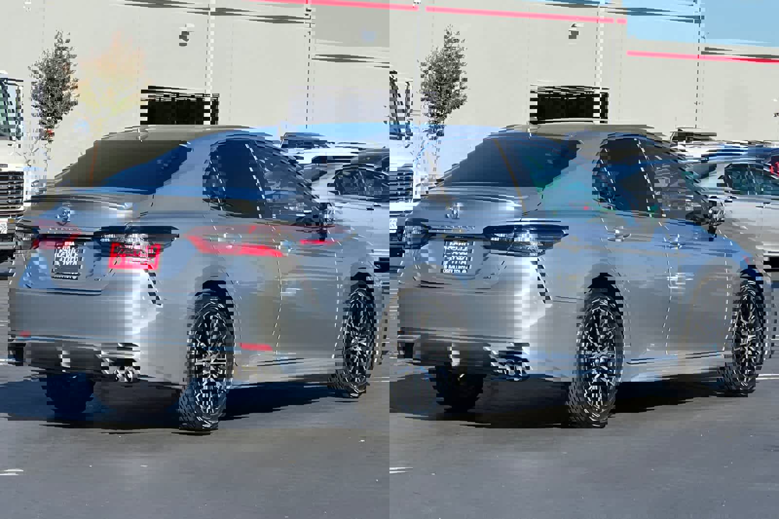 Certified 2022 Toyota Camry SE image 2