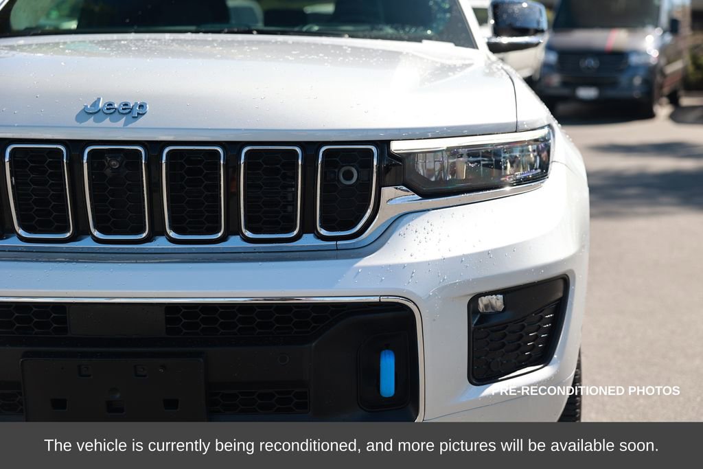 Used 2023 Jeep Grand Cherokee Overland w/ Advanced Protech Group III image 5