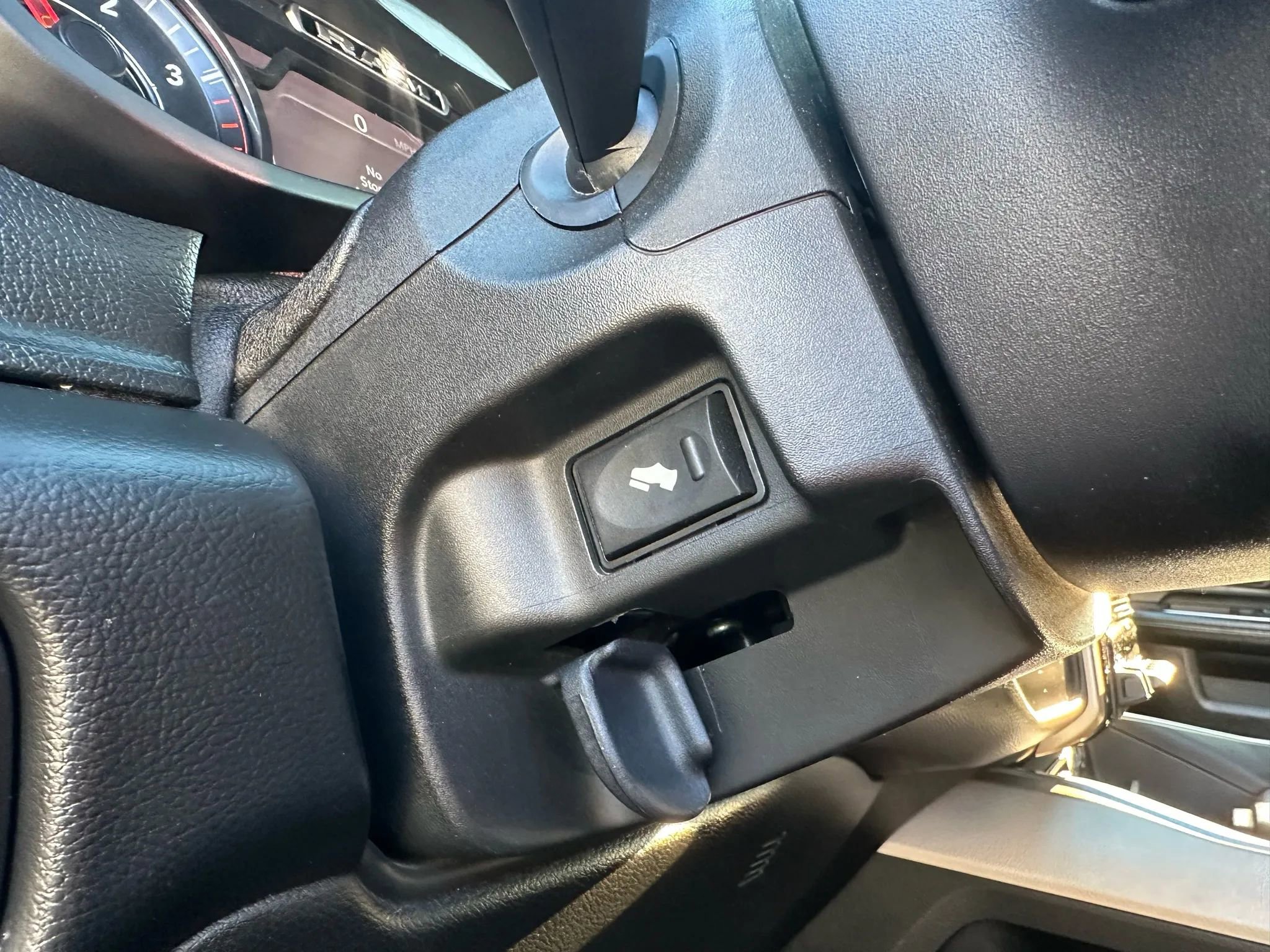 Used 2019 RAM 2500 Laramie image 24