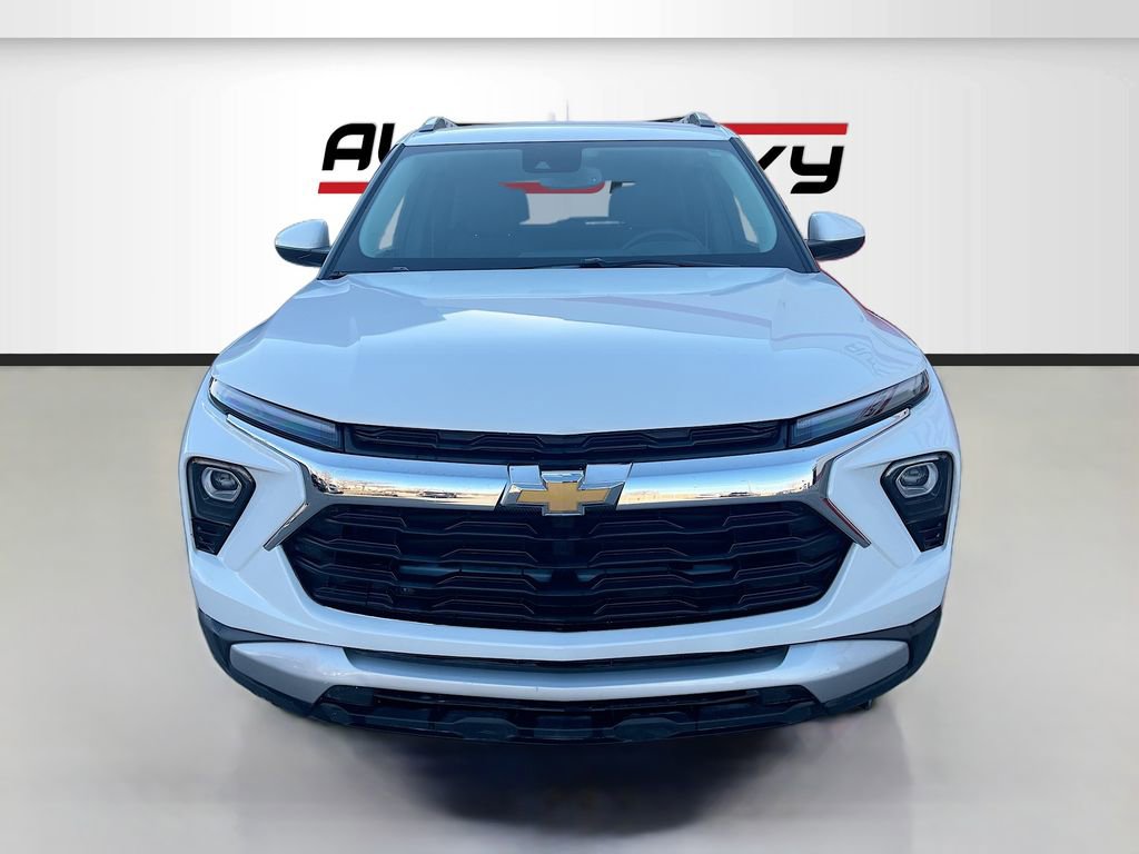 Used 2024 Chevrolet TrailBlazer LT w/ Convenience Package image 2