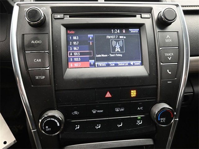 Used 2016 Toyota Camry LE image 26