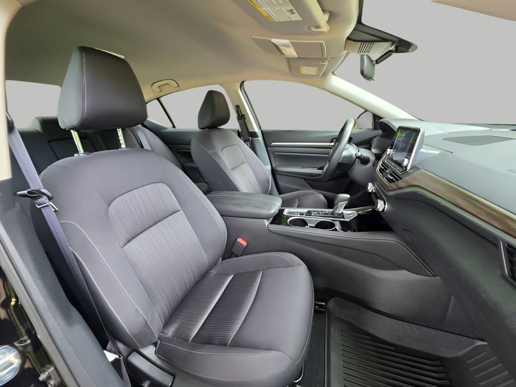 Used 2023 Nissan Altima 2.5 SV AWD/4WD image 9