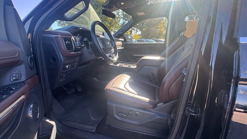 Used 2022 Ford Expedition Limited AWD/4WD image 26