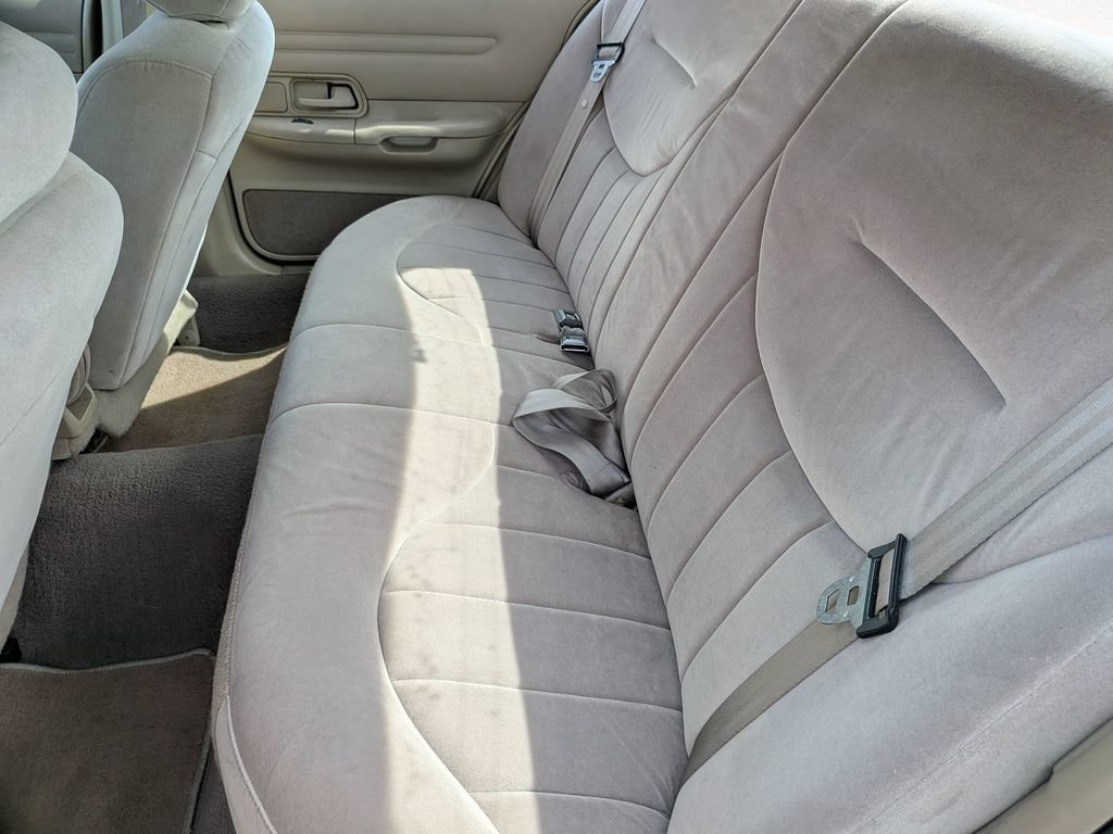 Used 1999 Ford Crown Victoria RWD image 34