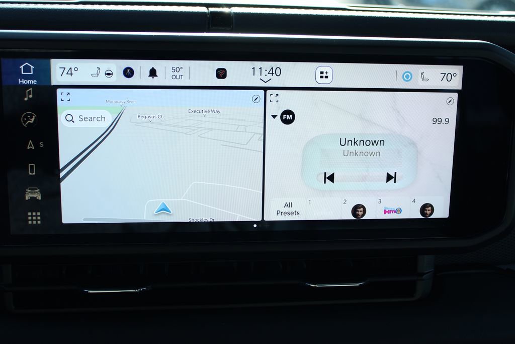 Used 2025 Jeep Wrangler Unlimited Rubicon w/ Technology Group image 23