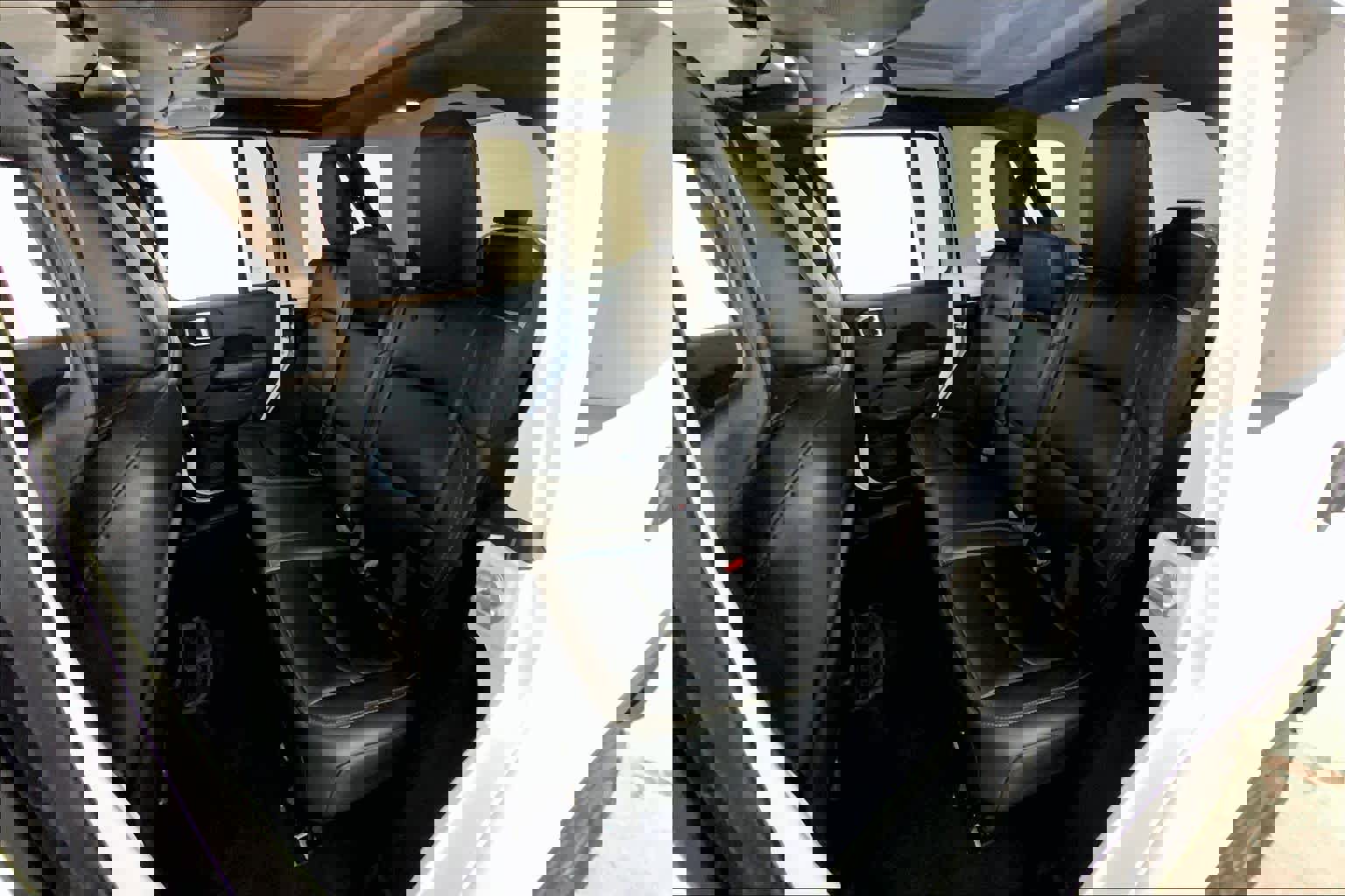 Used 2025 Jeep Wrangler Sahara w/ Safety Group image 20