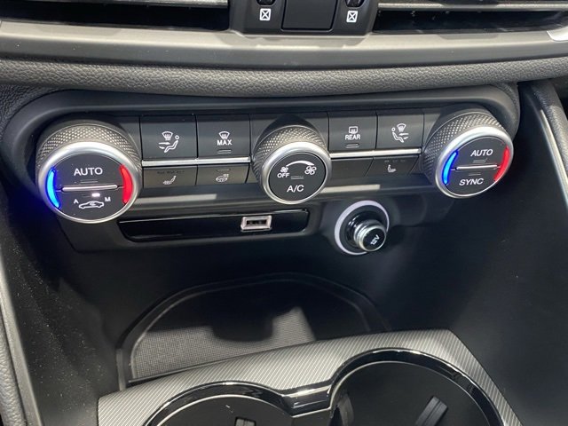 New 2025 Alfa Romeo Giulia AWD w/ Driving Assist Package image 30