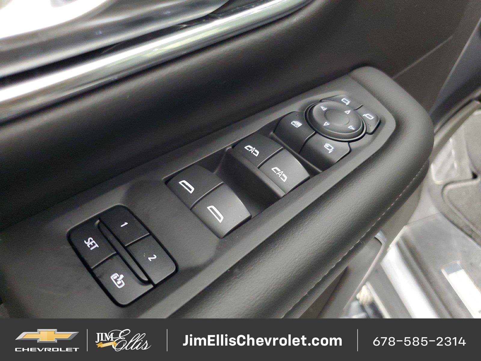 Used 2023 Chevrolet Tahoe Z71 w/ Luxury Package AWD/4WD image 20