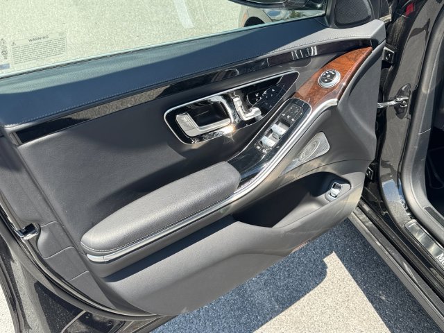 Used 2025 Mercedes-Benz S 500 4MATIC image 11
