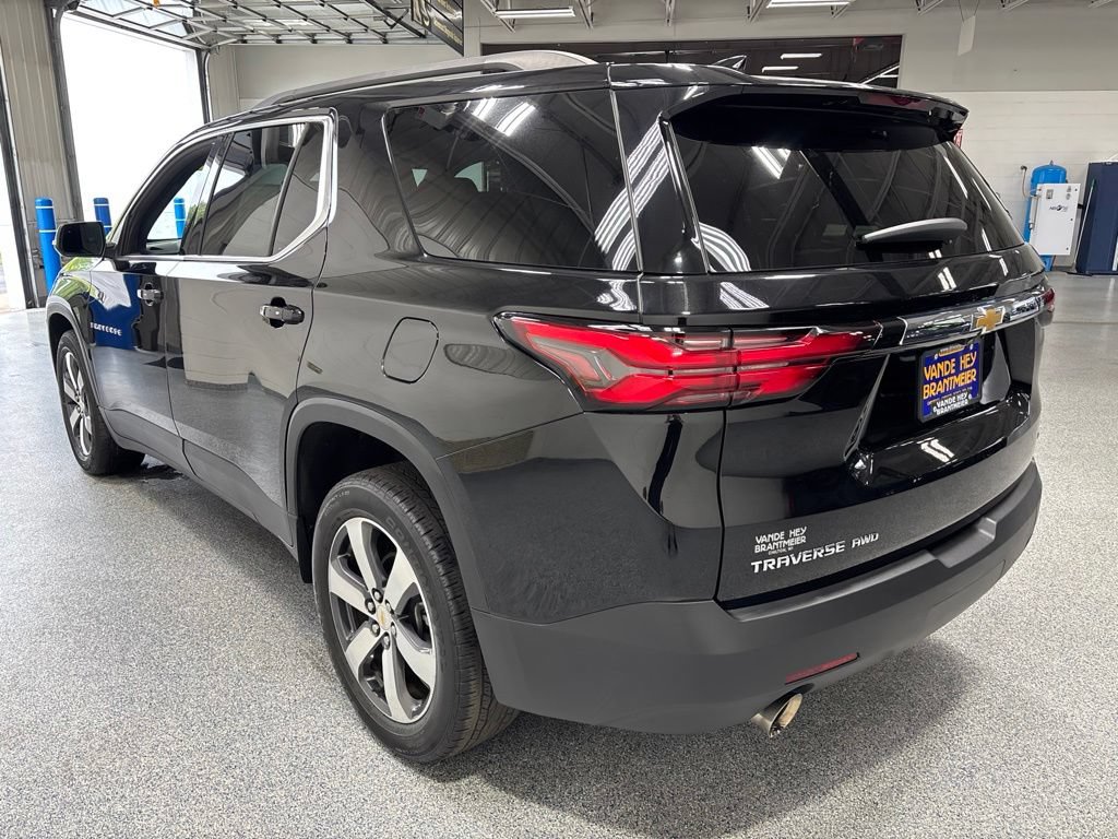Used 2023 Chevrolet Traverse LT w/ LT Premium Package AWD/4WD image 5